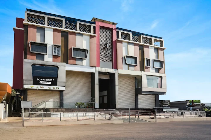 Hotel South shaily