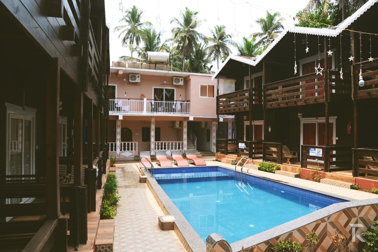 CASA SEAESTA BEACH COTTAGES & SUITES