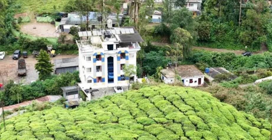 Lumino Karthika in Ikka Nagar, Munnar, Keralam 685612 - photo 1