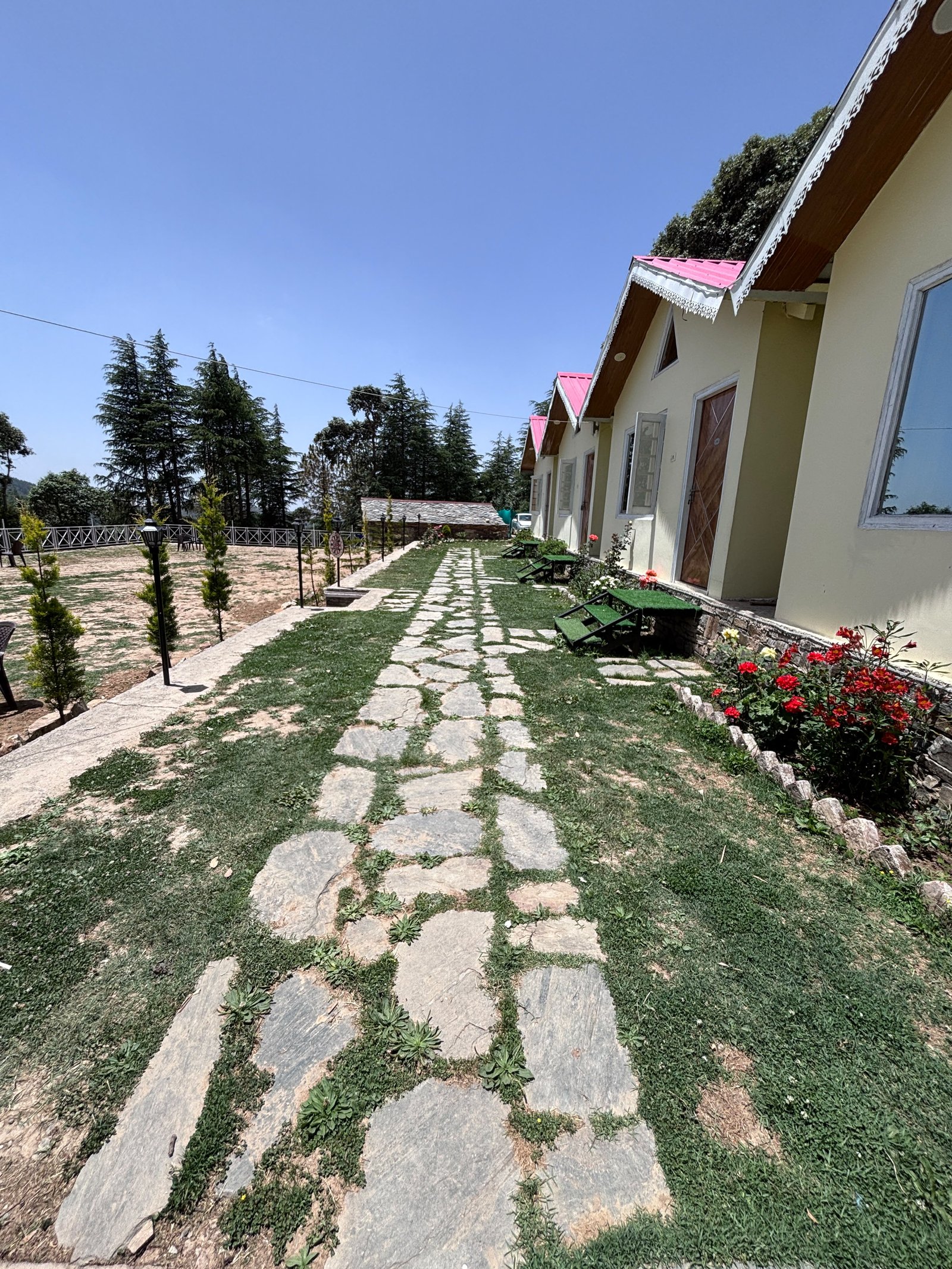 The Hideaway Chail in 263G+25, Kufri - Chail Rd, Bhalawag, Chail, Himachal Pradesh 173217 - photo 1