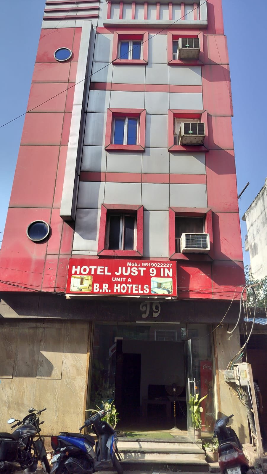 Hotel just 9 inn in Lal kuwan lucknow - Budget Stay on EBO Stayy