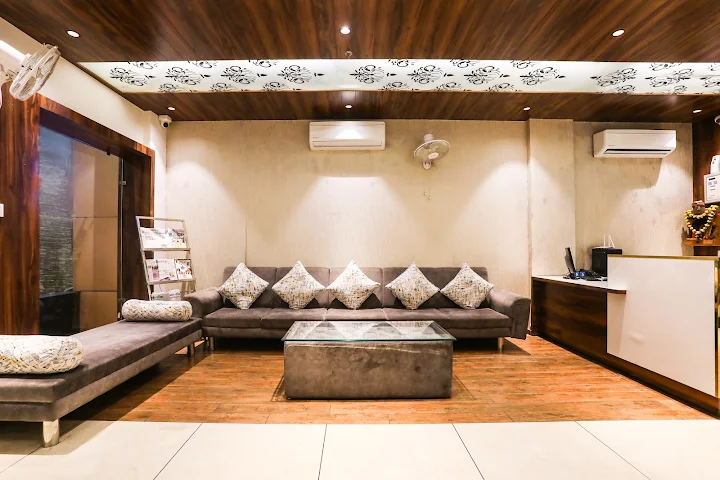 Hotel  Shaily Royal