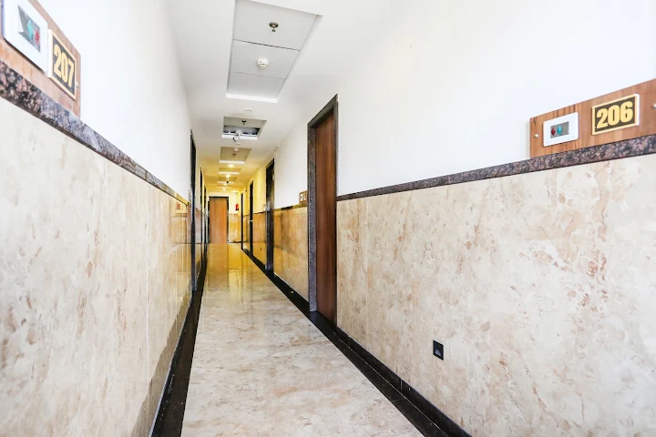 Hotel  Shaily Royal