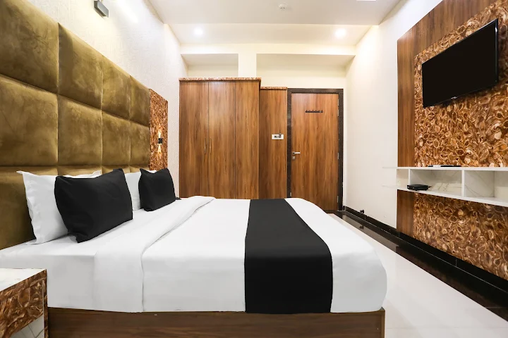 Hotel  Shaily Royal