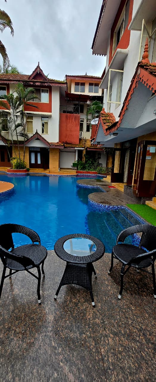 Aveeno Villas Common pool