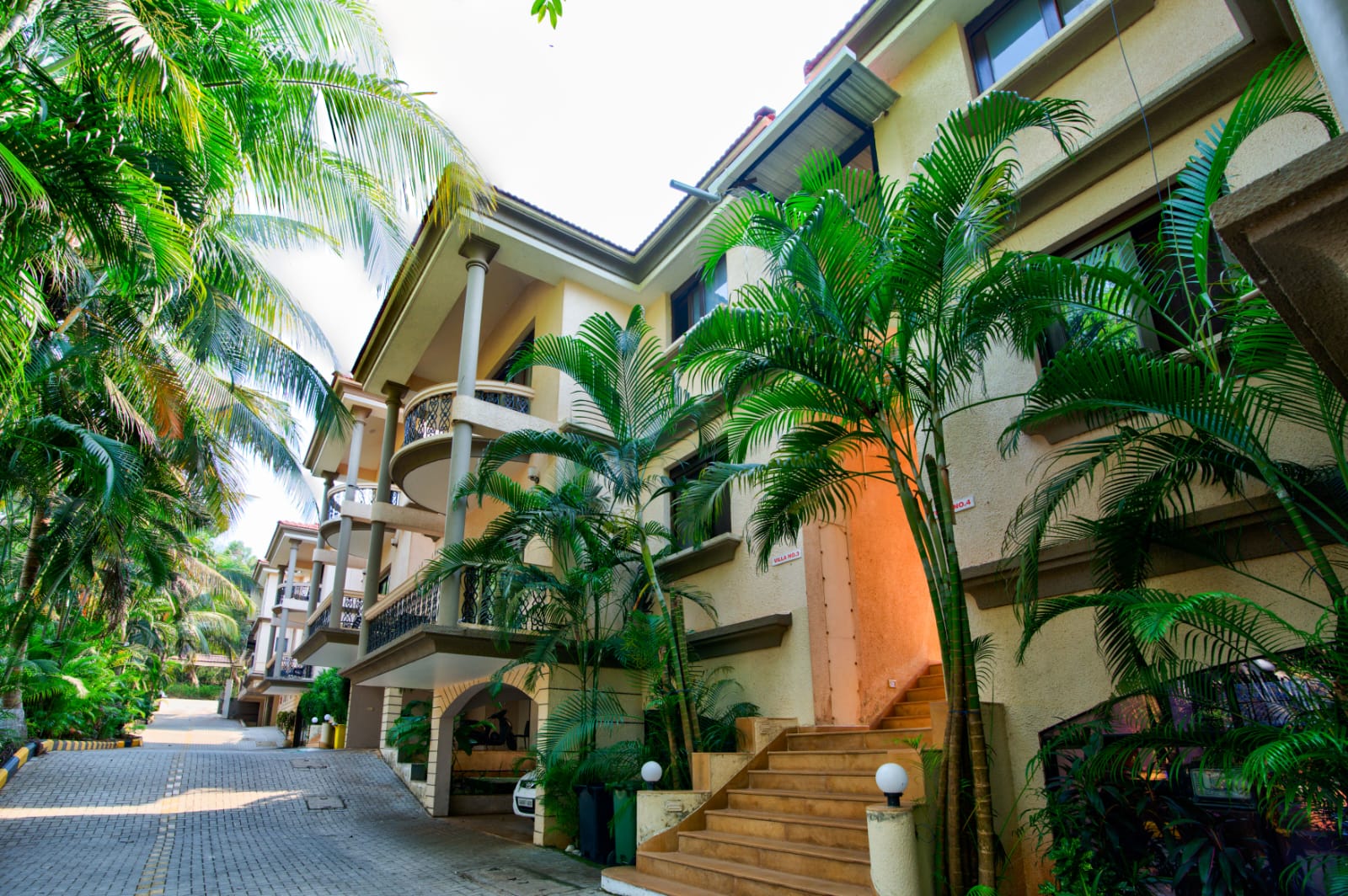 Aveeno Villas Common pool