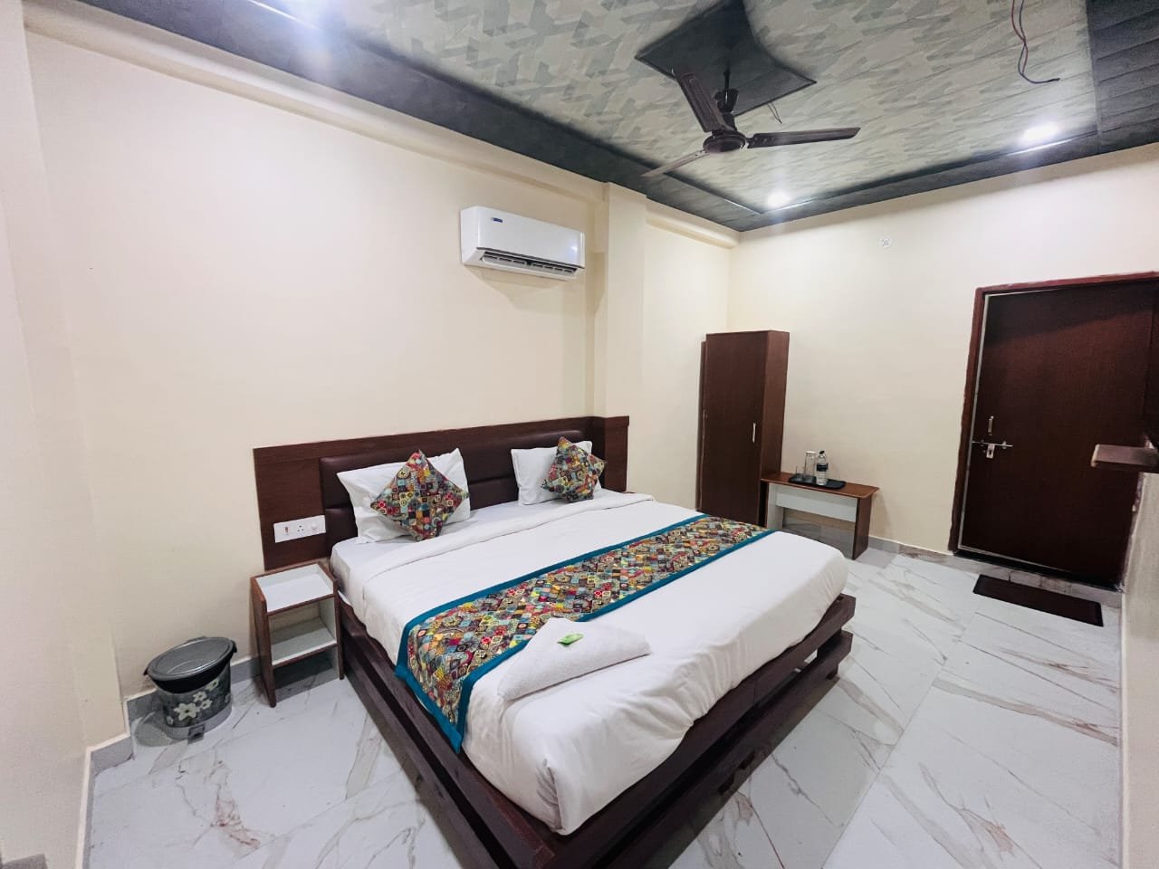 Hotel shaurya