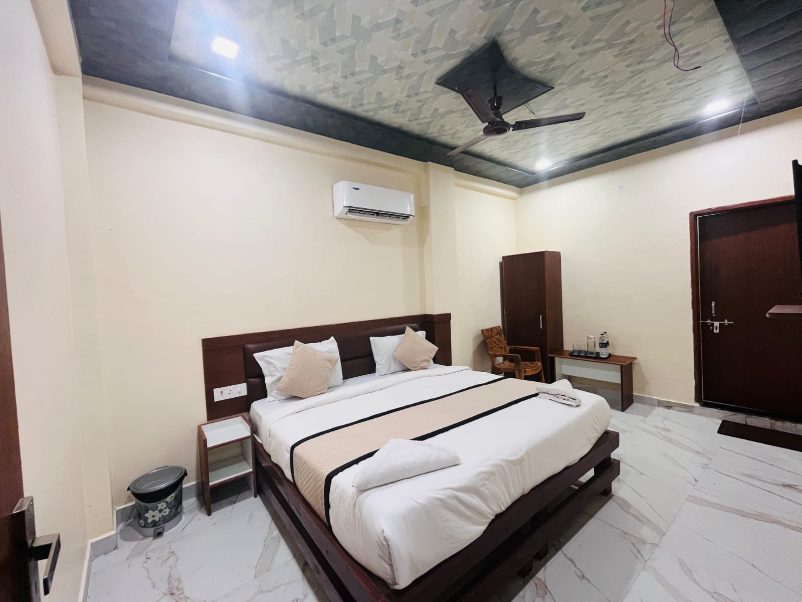 Hotel shaurya