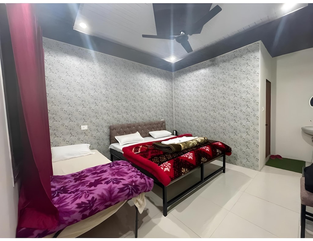 Raibaar resort Guptkashi