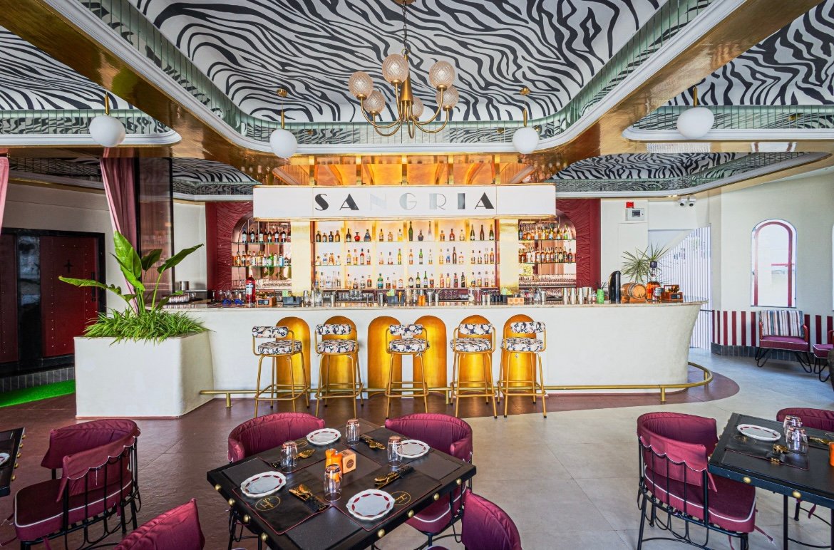 Swaroop Vilas-lake Facing Boutique Hotel