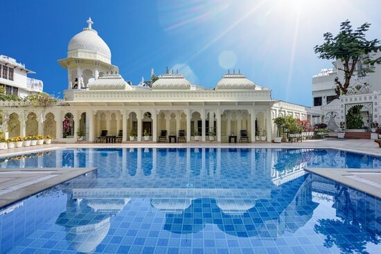 Swaroop Vilas-lake Facing Boutique Hotel