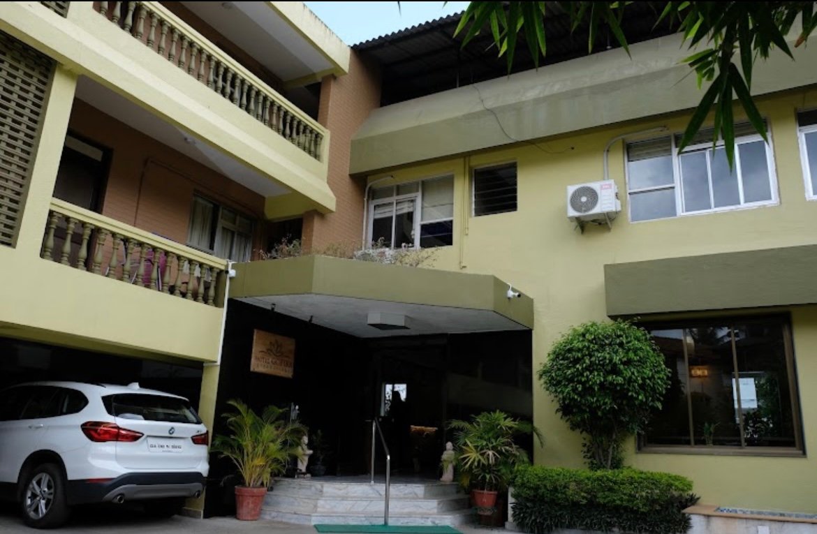 Hotel Gopika International