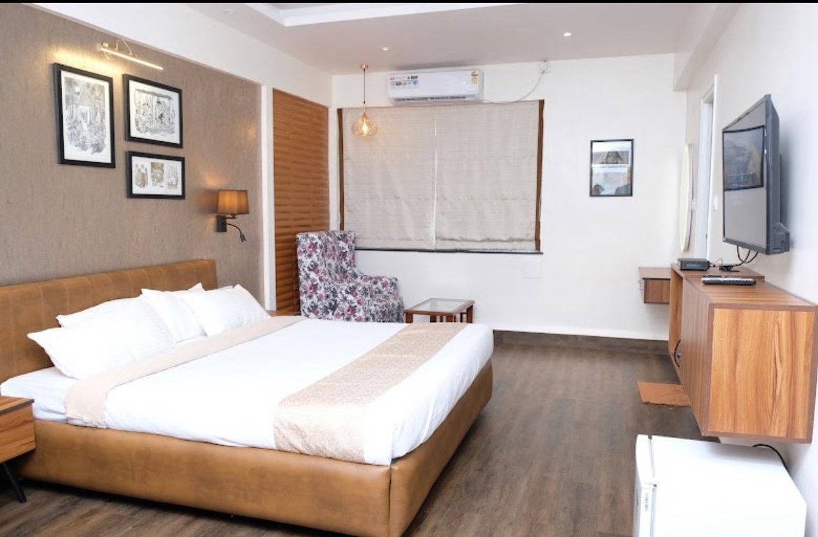 Hotel Gopika International