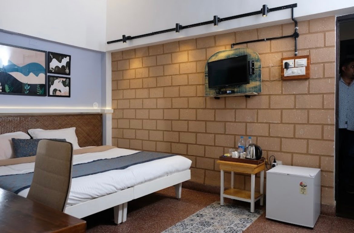 Hotel Gopika International