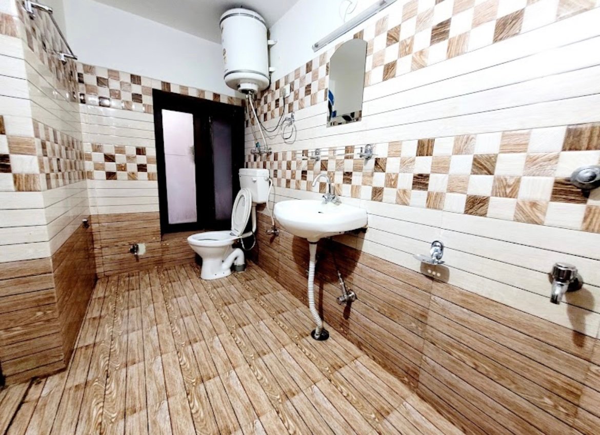 Hotel Blue Heaven in The Mall, Tehsil, Manali, Himachal Pradesh 175131 - photo 15