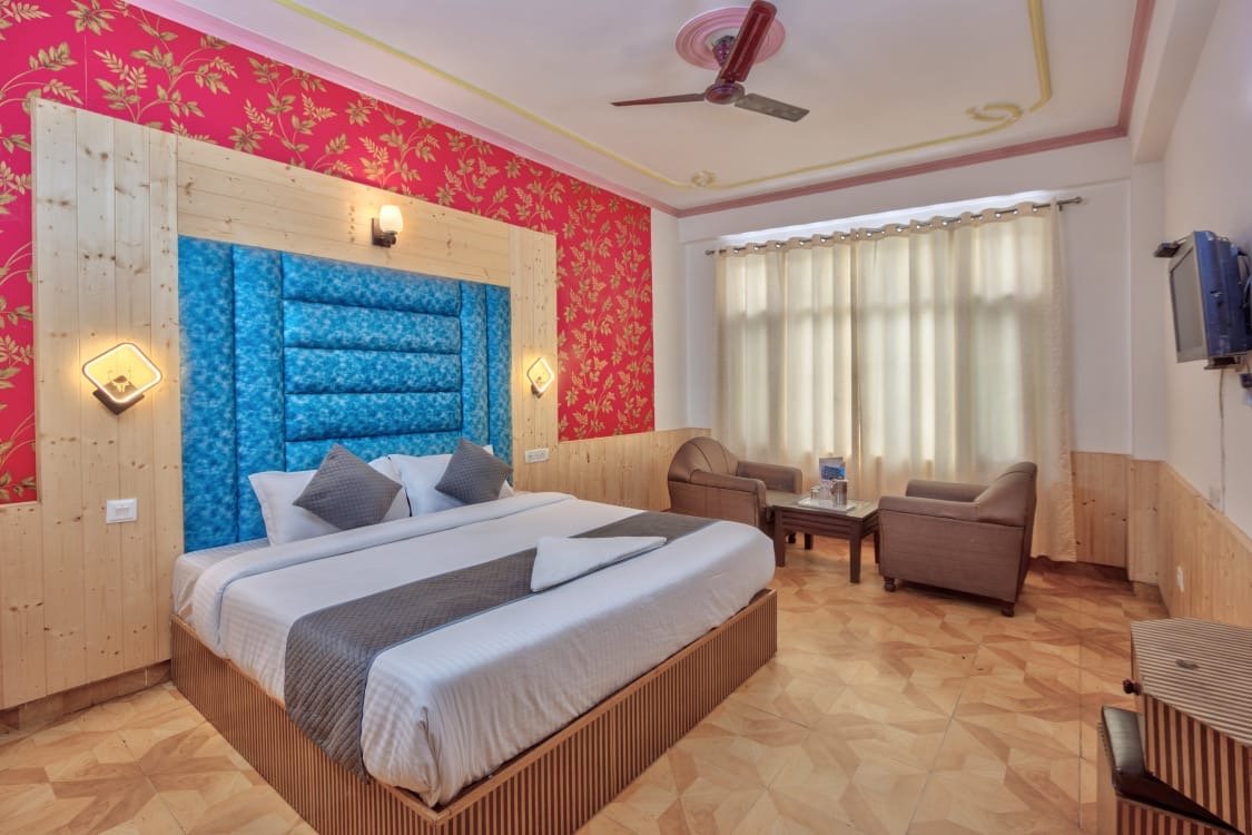 Hotel Day Night in The Mall, Distt, Manali, Himachal Pradesh 175131 - photo 13