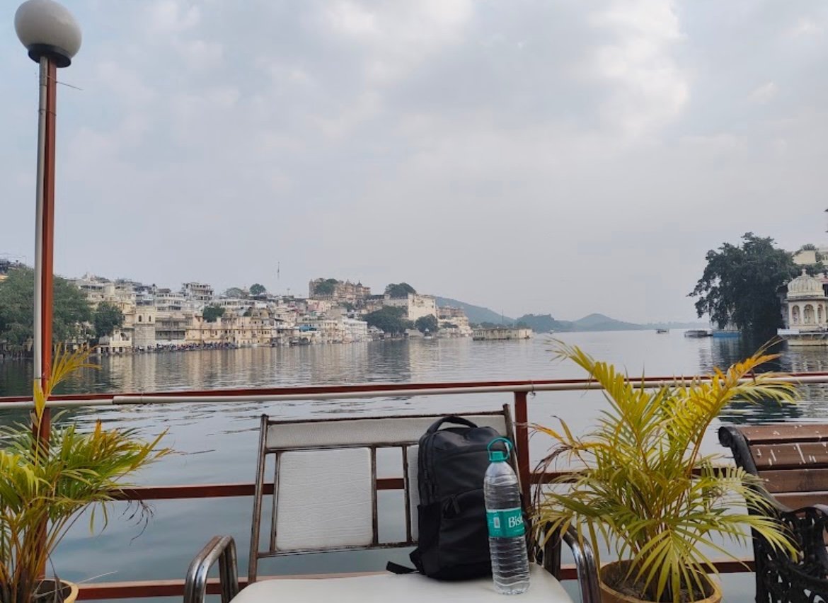 The Royal Lake View Villa