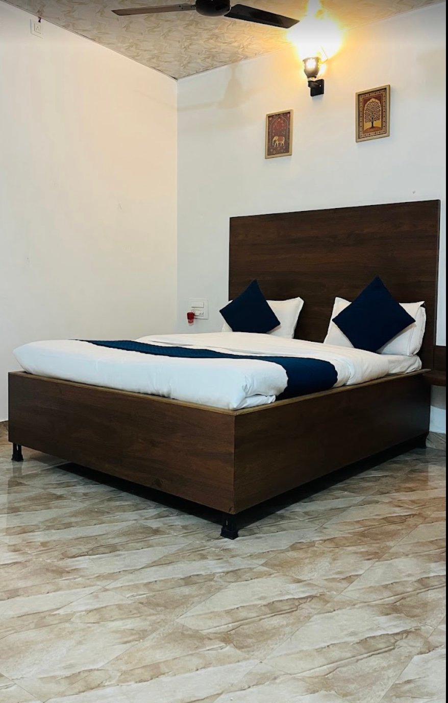 Hotel abu hills