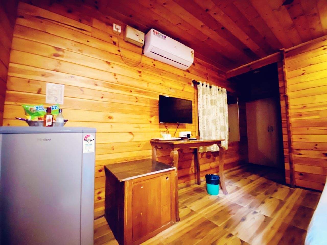 CASA SEAESTA BEACH COTTAGES & SUITES