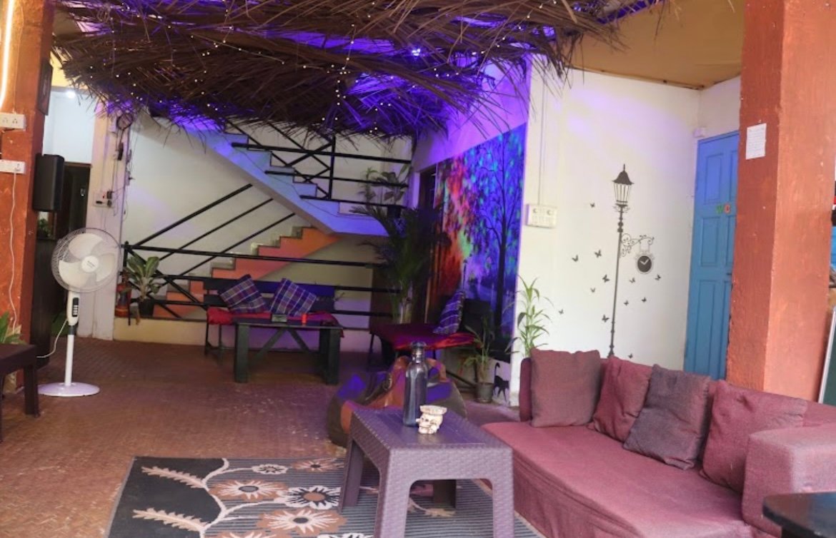 Hippy Trail Stays & Rooftop Café