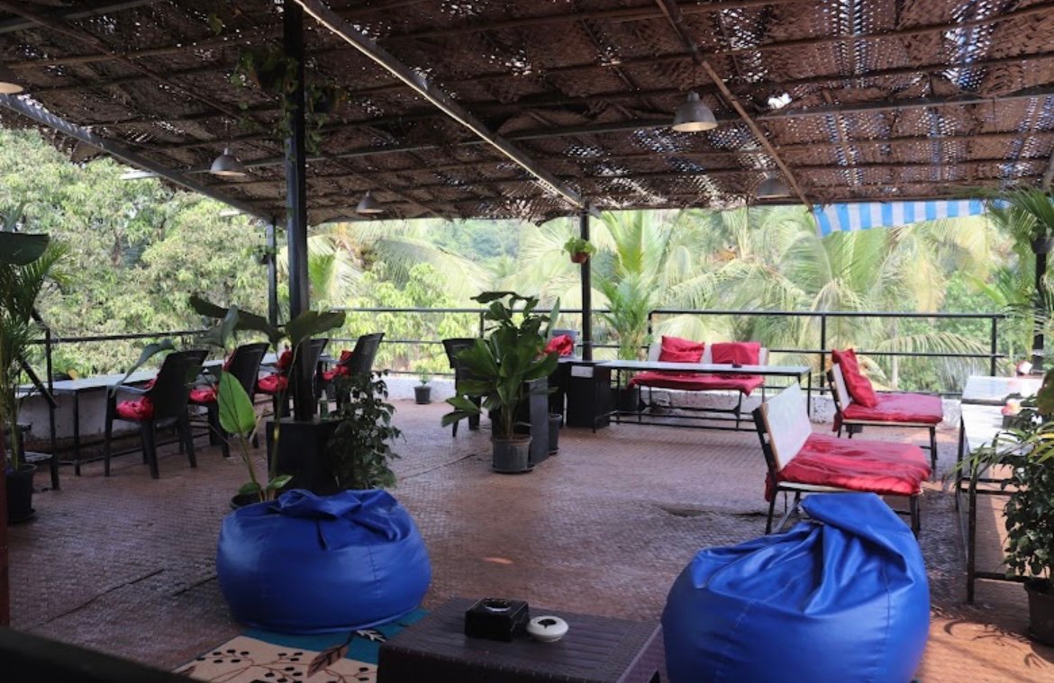 Hippy Trail Stays & Rooftop Café