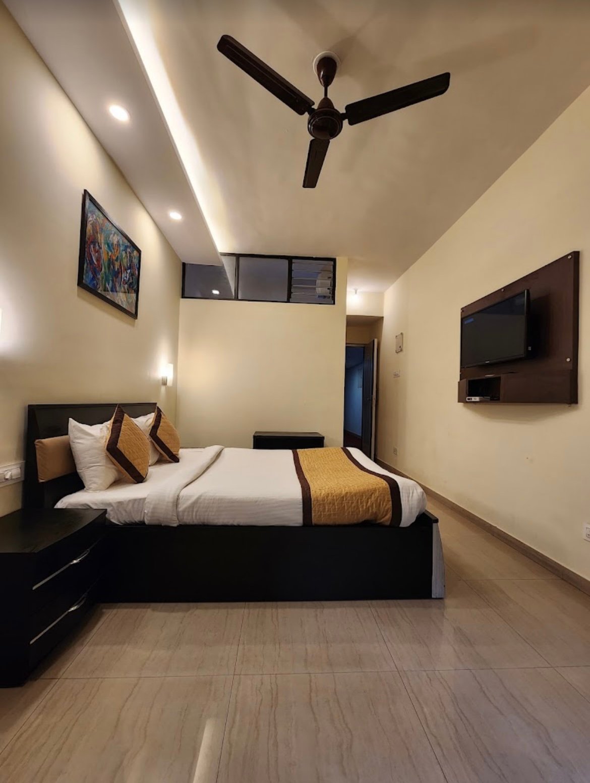 All Seasons Guest House | Rooms & Dorms