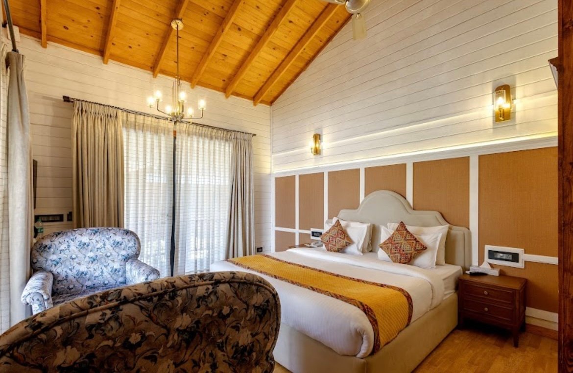 Foxoso Aaristo Baga Beach Resort