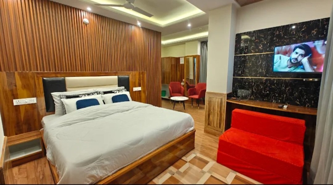 Hotel Divine Hills Shimla in New Totu, Totu, Shimla, Himachal Pradesh 171011 - photo 7