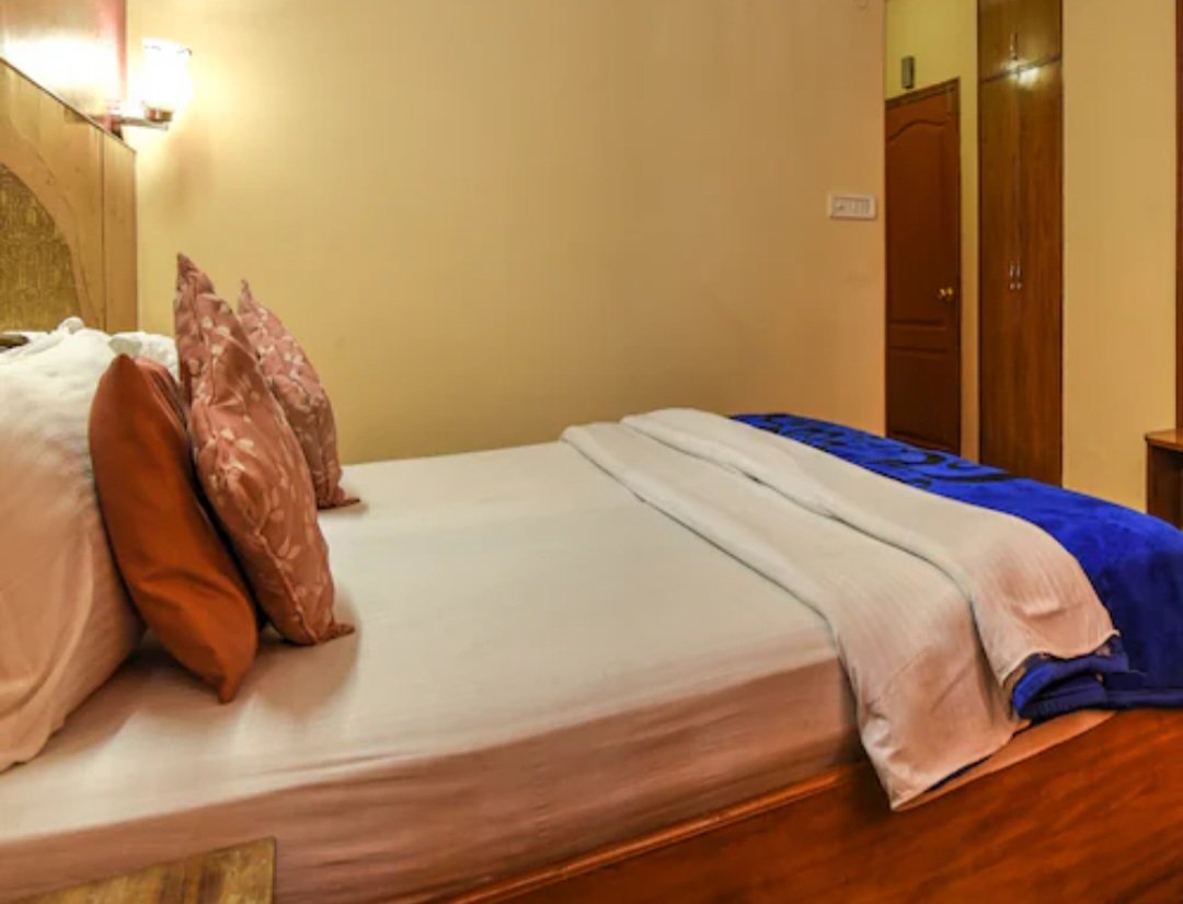 Hotel King Palace in 35PJ+FC3, Knollswood, Chotta Shimla, Shimla, Himachal Pradesh 171002 - photo 2