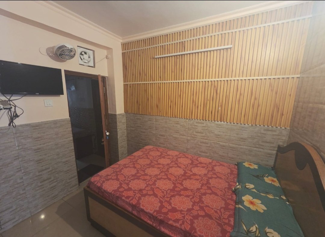 Small double room