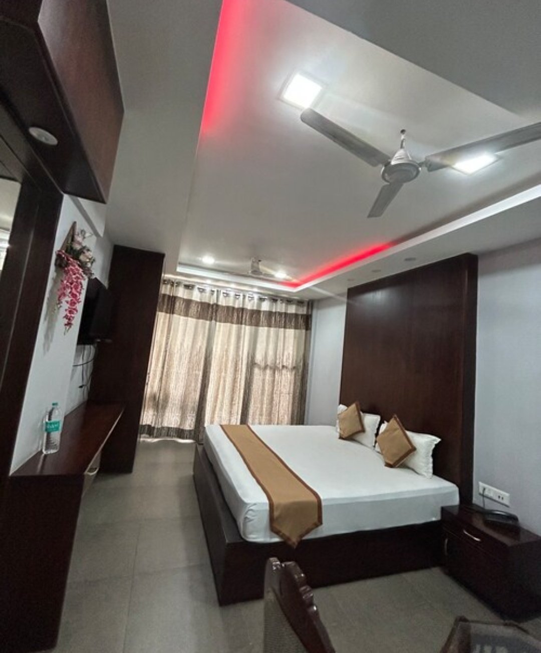 Deluxe double bed room